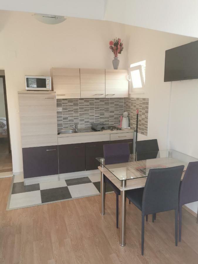 Apartmani "Ivan" Marina Ngoại thất bức ảnh